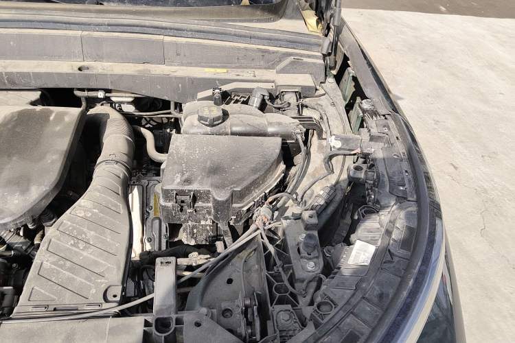 Used Li Auto L8 2024 Max Engine Bay Left