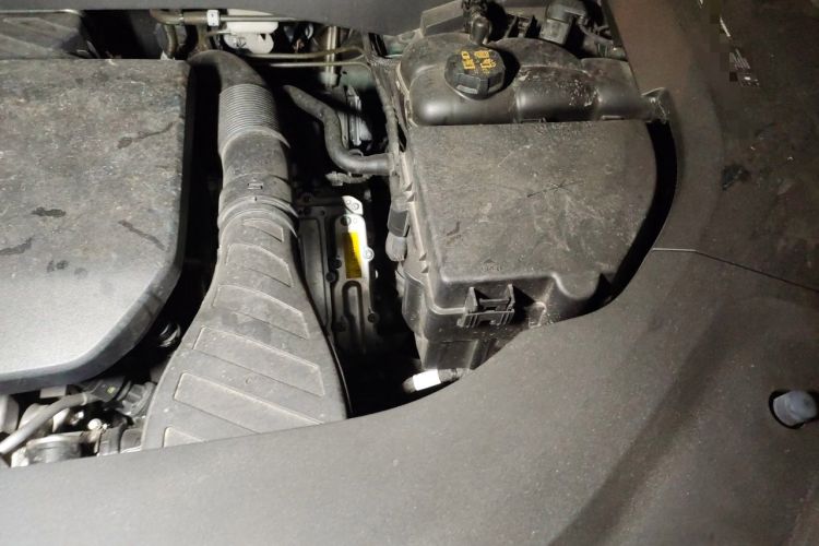 Used Li Auto L8 2024 Max Engine Bay Left