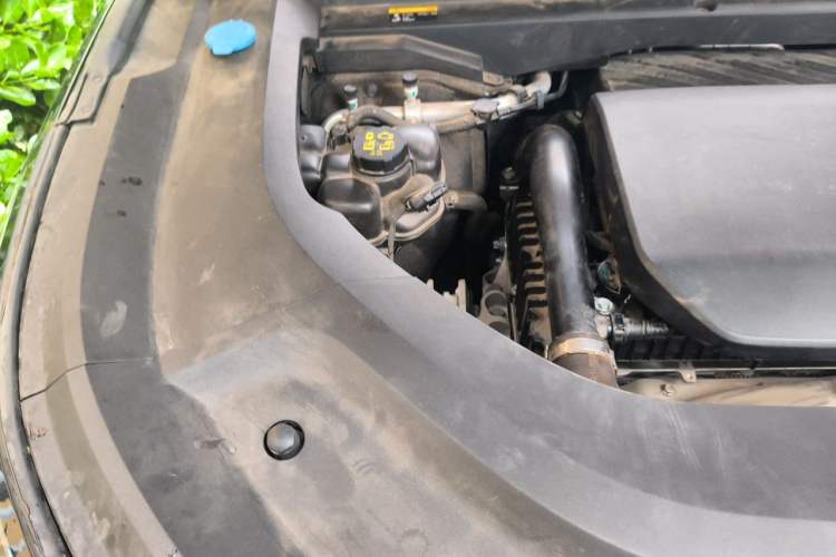 Used Li Auto L8 2024 Pro Model Engine Bay Right