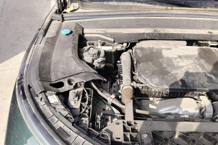 Used Li Auto L8 2024 Max Engine Bay Right