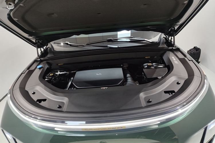 Used Li Auto L8 2024 Max Engine Bay