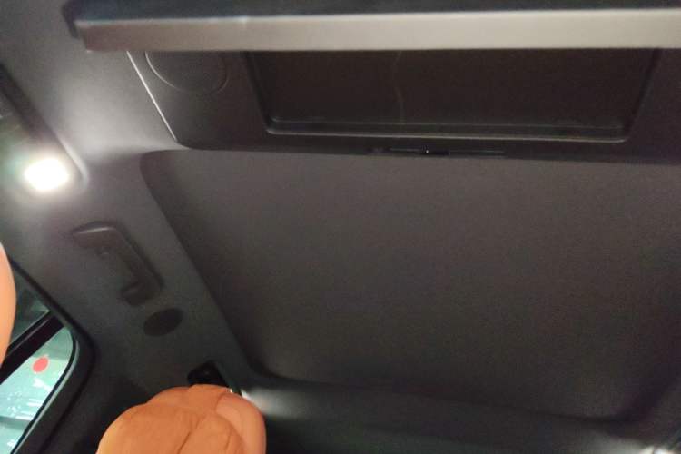 Used Li Auto L8 2024 Ultra Model Headliner