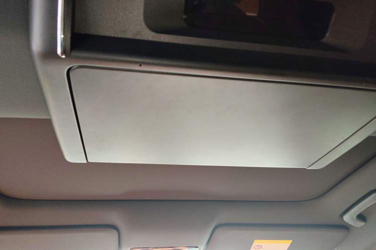 Used Li Auto L8 2024 Max Headliner