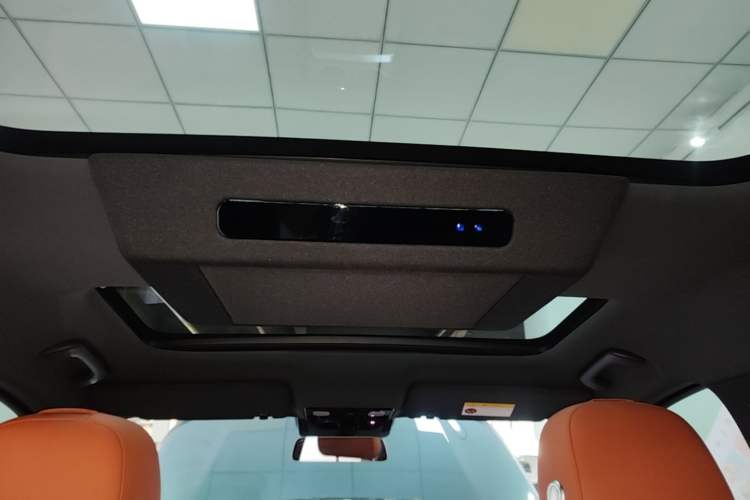 Used Li Auto L8 2024 Max Headliner