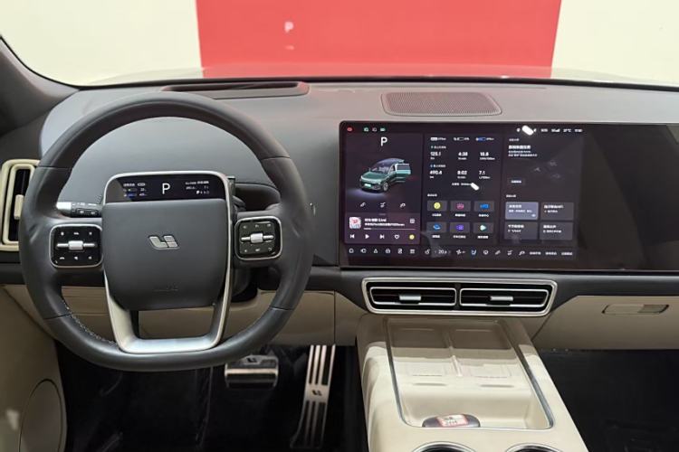 Used Li Auto L8 2024 Ultra Model Interior 2