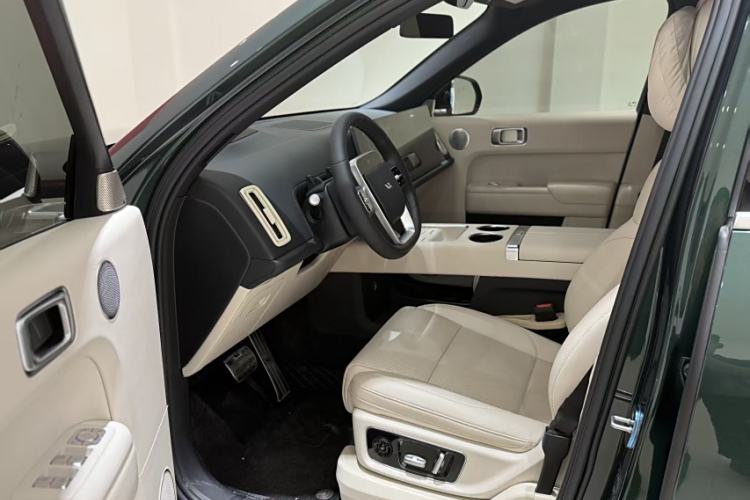 Used Li Auto L8 2024 Ultra Model Interior 5