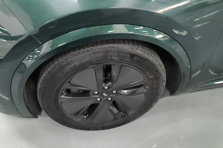 Used Li Auto L8 2024 Max Left Front Wheel Hub