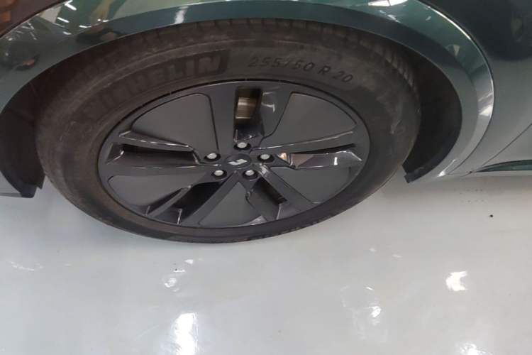 Used Li Auto L8 2024 Max Left Front Wheel Hub