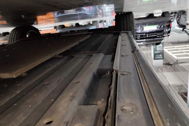 Used Li Auto L8 2024 Ultra Model Left Side Sill