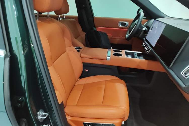 Used Li Auto L8 2024 Max Right Front Seat