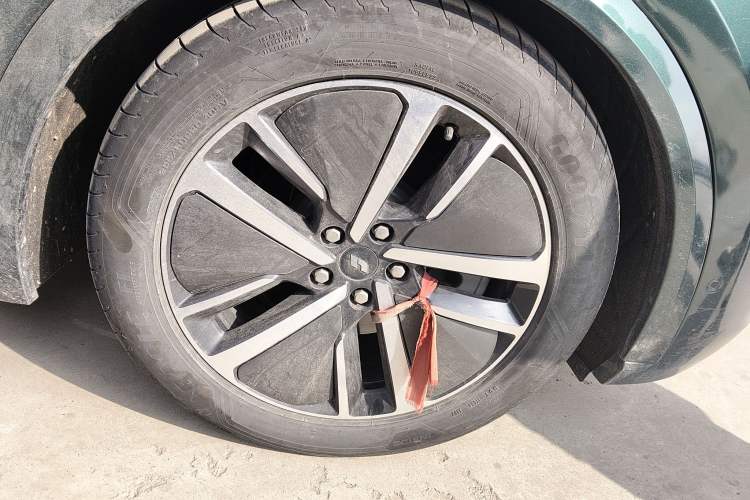 Used Li Auto L8 2024 Max Right Front Wheel Hub