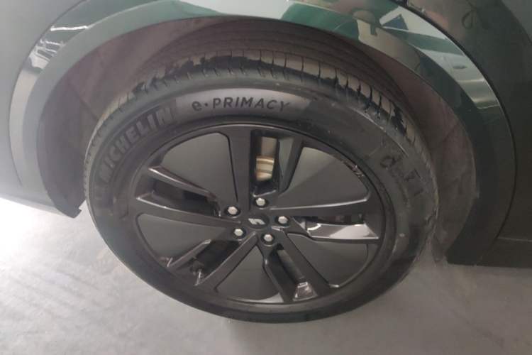 Used Li Auto L8 2024 Pro Model Right Rear Wheel Hub