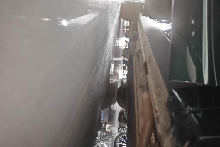 Used Li Auto L8 2024 Pro Model Right Side Sill