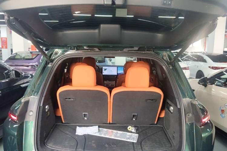 Used Li Auto L8 2024 Max Trunk