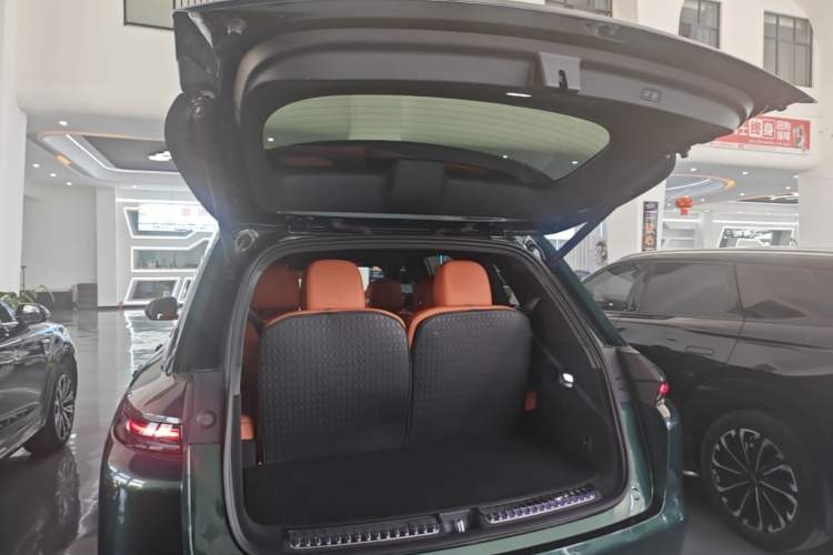 Used Li Auto L8 2024 Pro Model Trunk