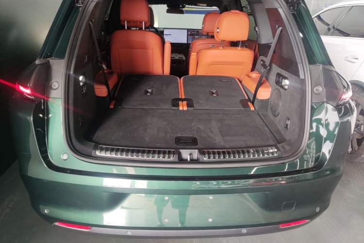 Used Li Auto L8 2024 Pro Model Trunk
