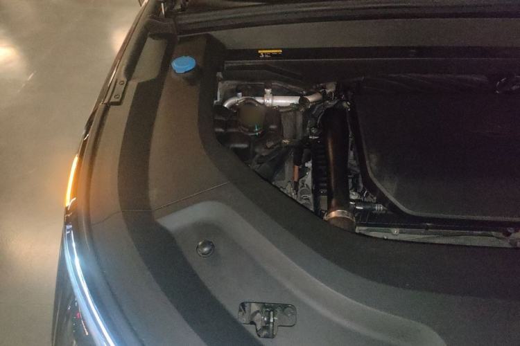 Used Li Auto L8 2024 Ultra Model Engine Bay Right