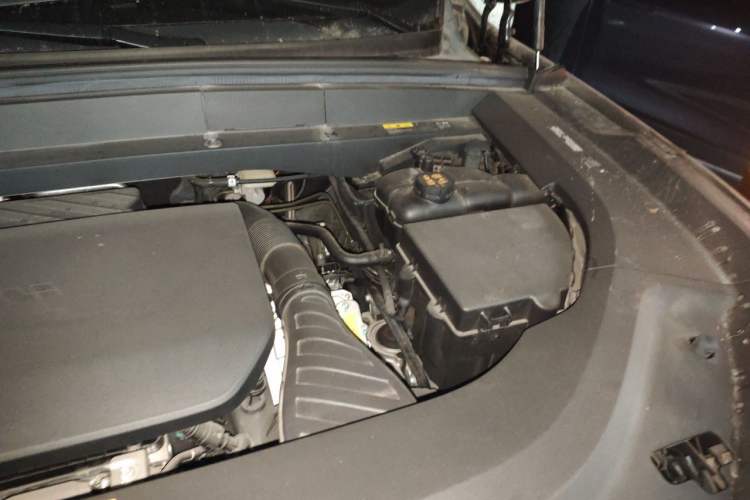 Used Li Auto L8 2024 Ultra Model Engine Bay Left