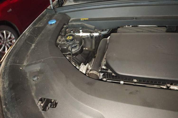 Used Li Auto L8 2024 Ultra Model Engine Bay Right