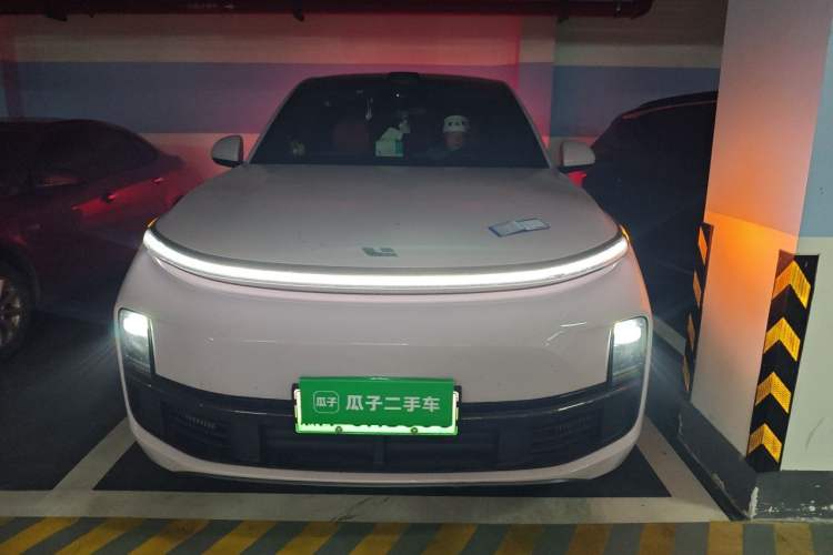 Used Li Auto L8 2024 Ultra Model Front