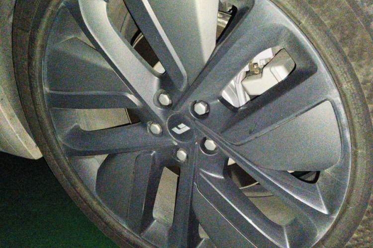 Used Li Auto L8 2024 Max Right Front Wheel Hub