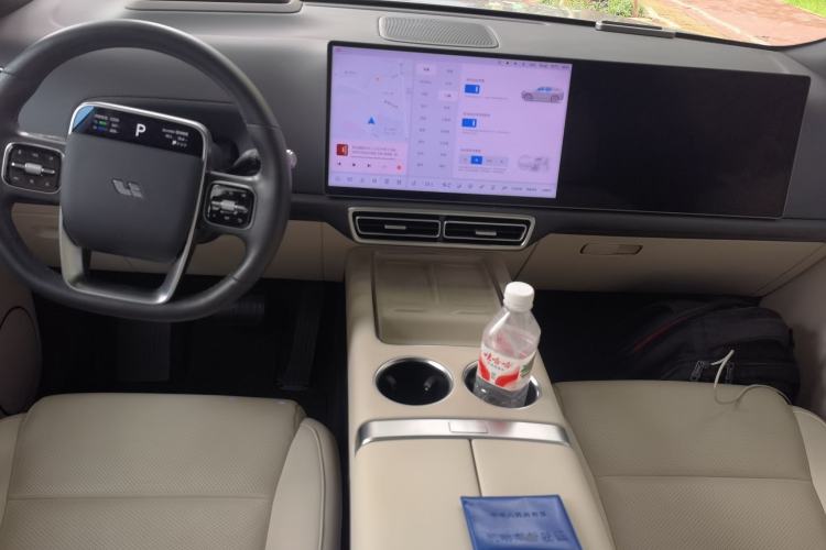 Used Li Auto L8 2024 Ultra Model Center Console