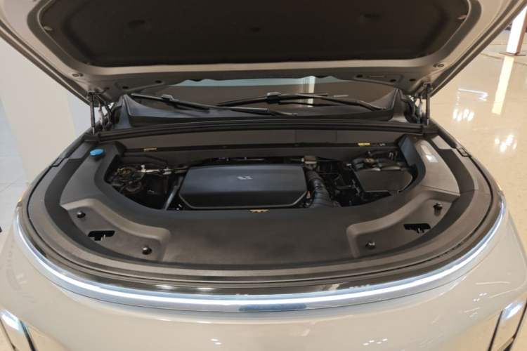 Used Li Auto L8 2024 Max Engine Bay