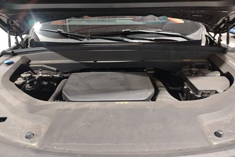 Used Li Auto L8 2024 Max Engine Bay