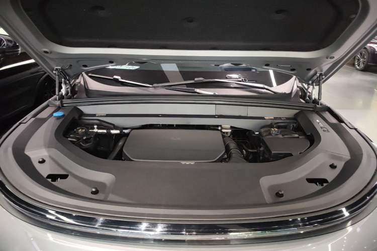 Used Li Auto L8 2024 Max Engine Bay