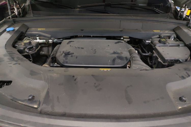 Used Li Auto L8 2024 Ultra Model Engine Bay