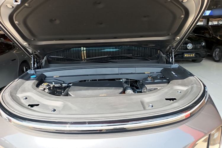 Used Li Auto L8 2024 Pro Model Engine Bay