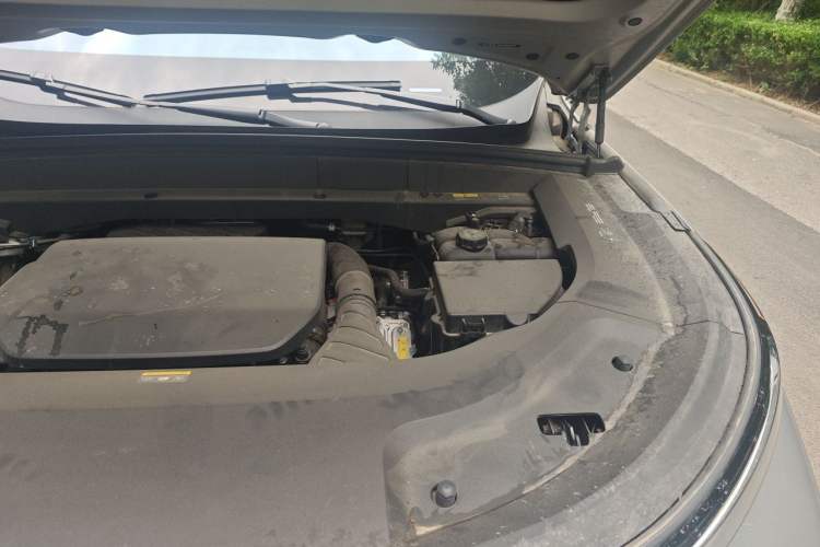 Used Li Auto L8 2024 Max Engine Bay Left