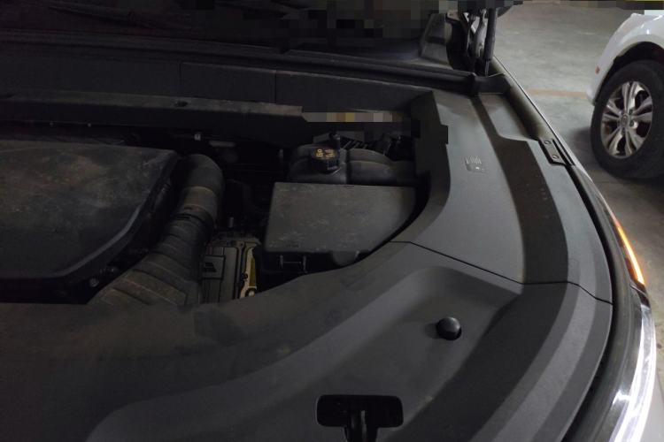 Used Li Auto L8 2024 Max Engine Bay Left