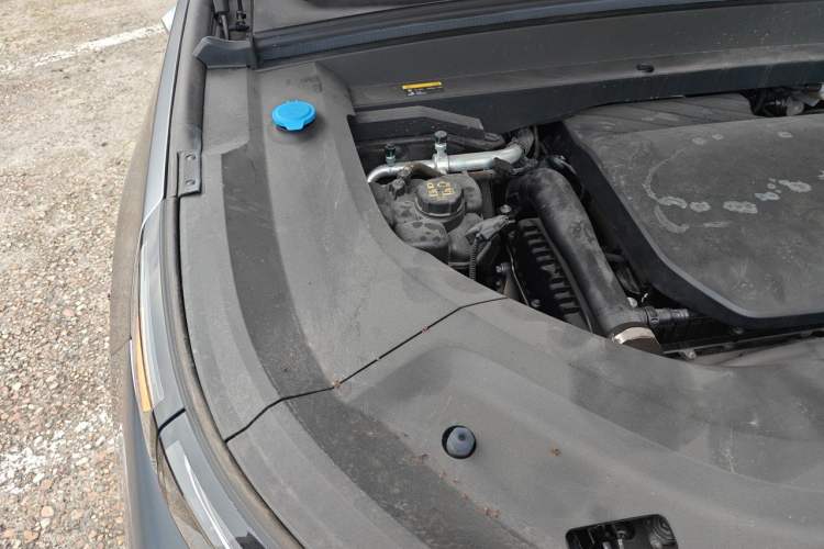 Used Li Auto L8 2024 Max Engine Bay Right