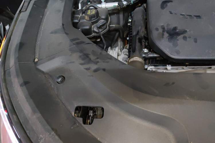 Used Li Auto L8 2024 Ultra Model Engine Bay Right