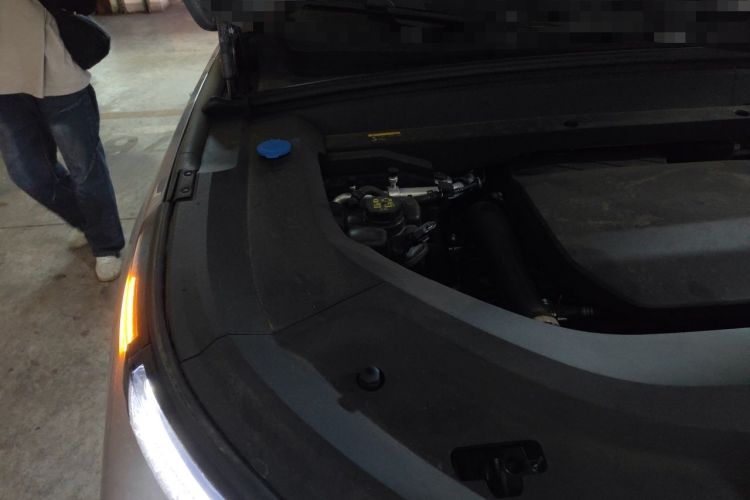 Used Li Auto L8 2024 Max Engine Bay Right