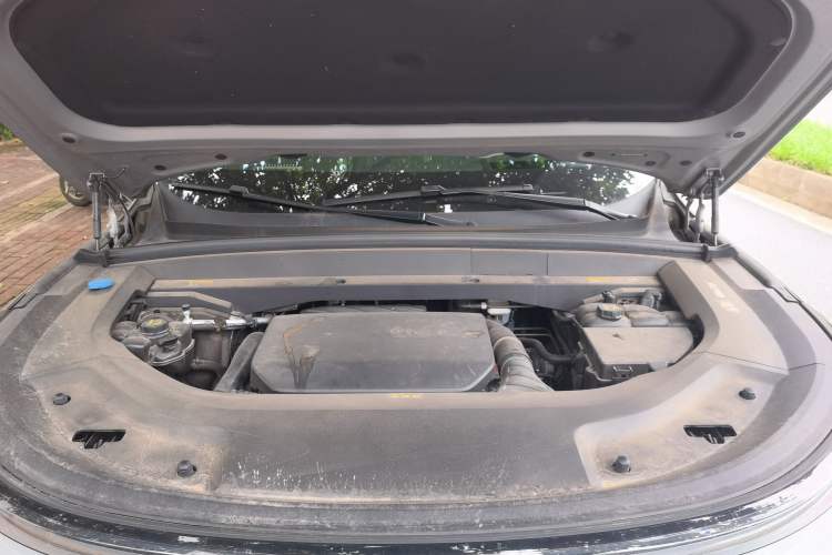 Used Li Auto L8 2024 Ultra Model Engine Bay
