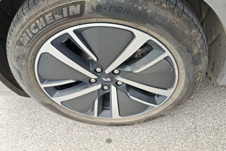 Used Li Auto L8 2024 Max Exterior 5