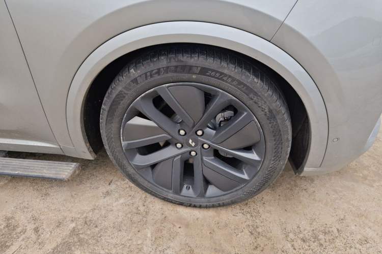 Used Li Auto L8 2024 Ultra Model Right Front Wheel Hub