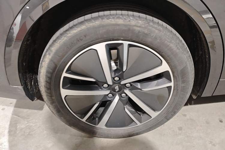 Used Li Auto L8 2024 Max Right Rear Wheel Hub