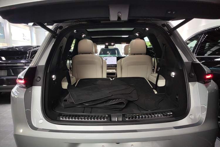Used Li Auto L8 2024 Max Trunk