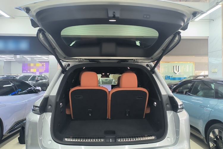 Used Li Auto L8 2024 Pro Model Trunk
