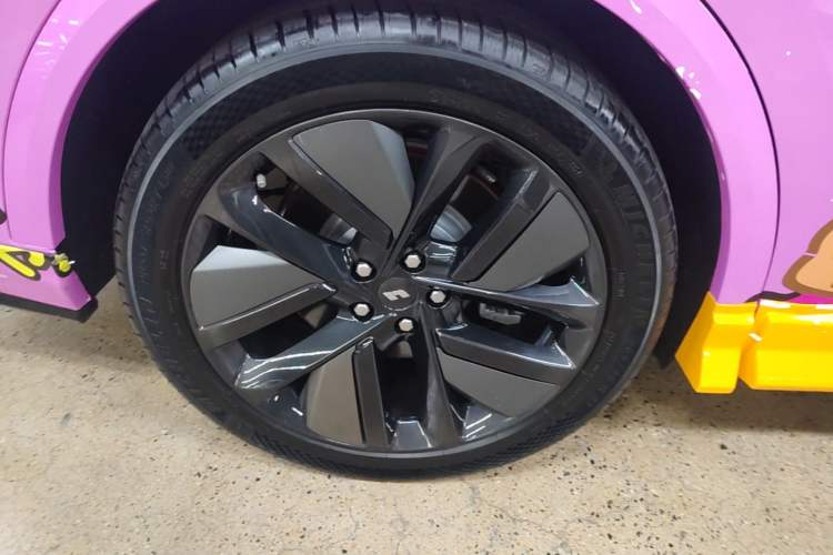 Used Li Auto L8 2024 Max Exterior 5