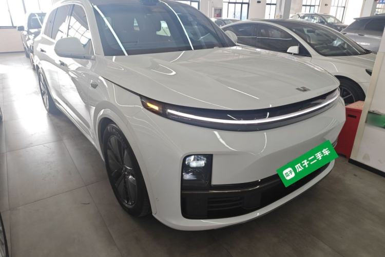 Used Li Auto L8 2024 Max Front Right 45 Deg