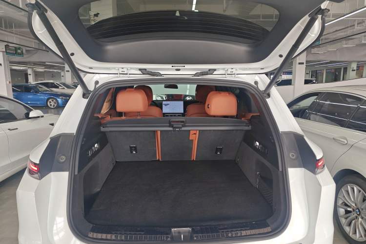 Used Li Auto L8 2024 Max Trunk