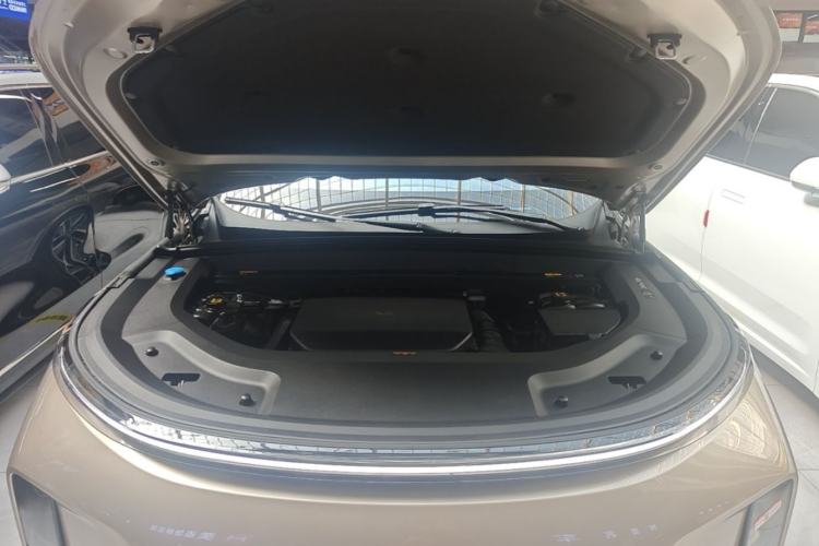Used Li Auto L8 2024 Ultra Model Engine Bay