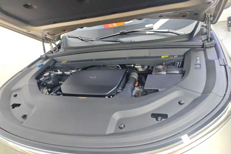 Used Li Auto L8 2024 Max Engine Bay