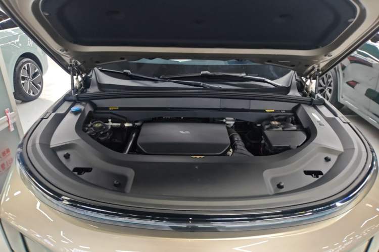 Used Li Auto L8 2024 Max Engine Bay