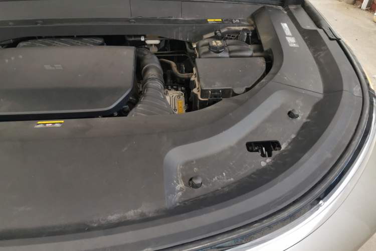 Used Li Auto L8 2024 Max Engine Bay Left