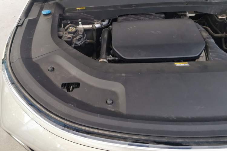 Used Li Auto L8 2024 Max Engine Bay Right